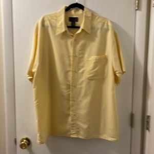 Mens J. Ferrar bottom down short sleeve shirt